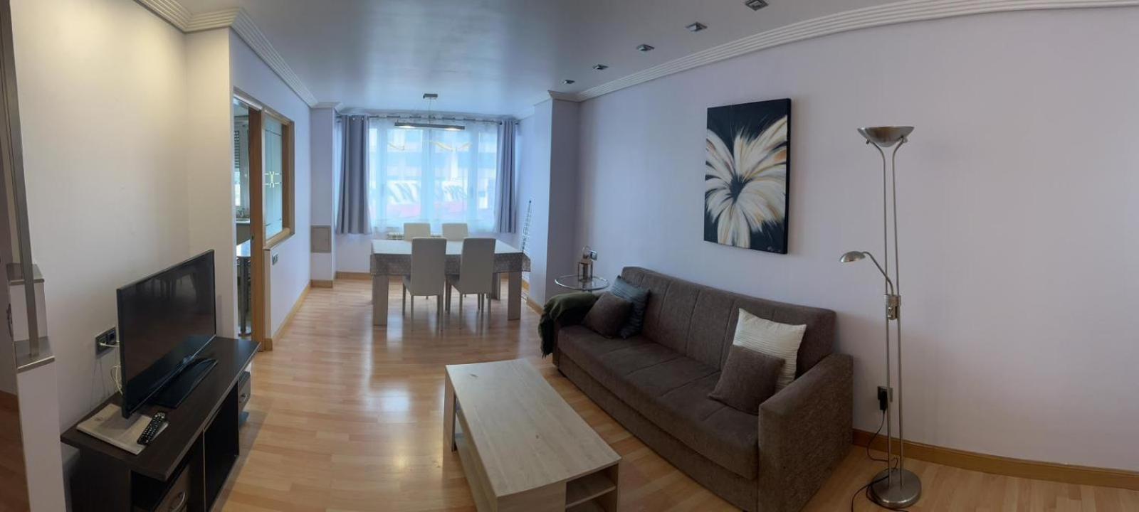Alojamientos Olga Pamplona Exterior photo A living room