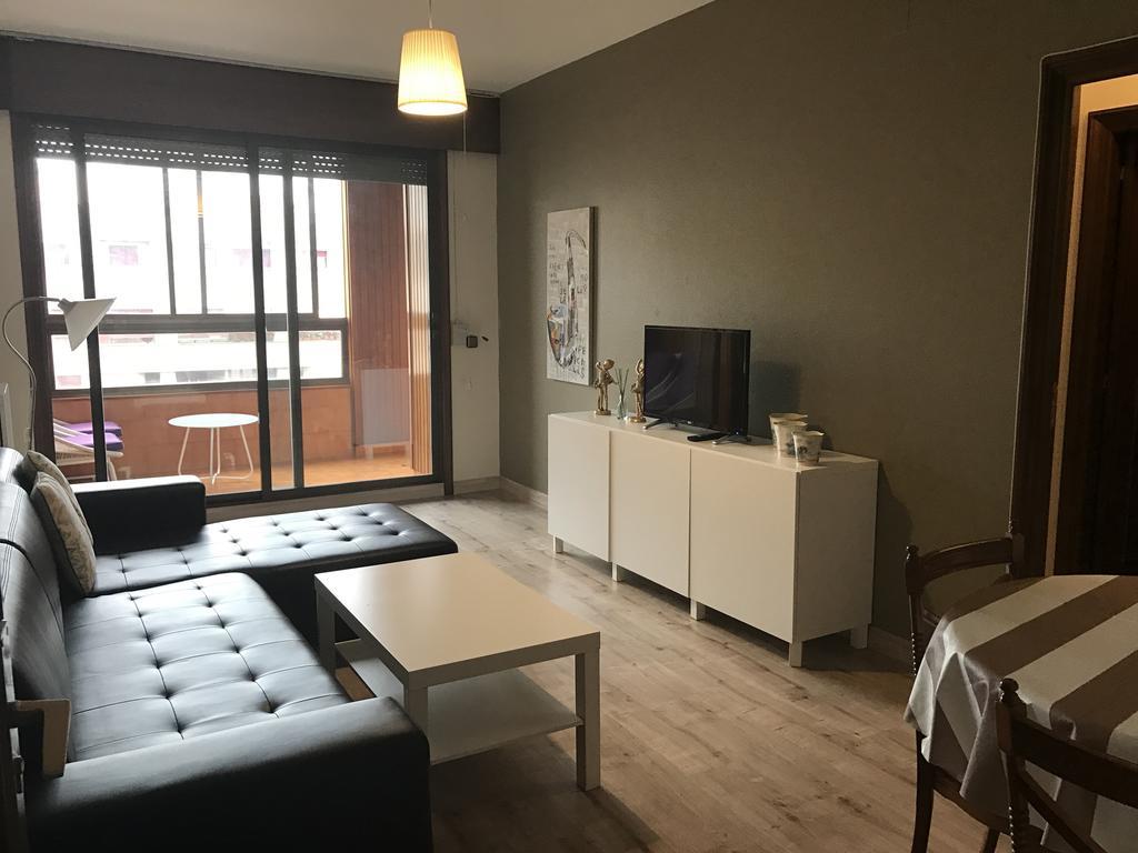 Alojamientos Olga Pamplona Exterior photo A living room in a typical apartment