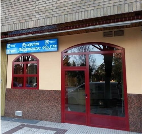 Alojamientos Olga Pamplona Exterior photo Reception of the hostel